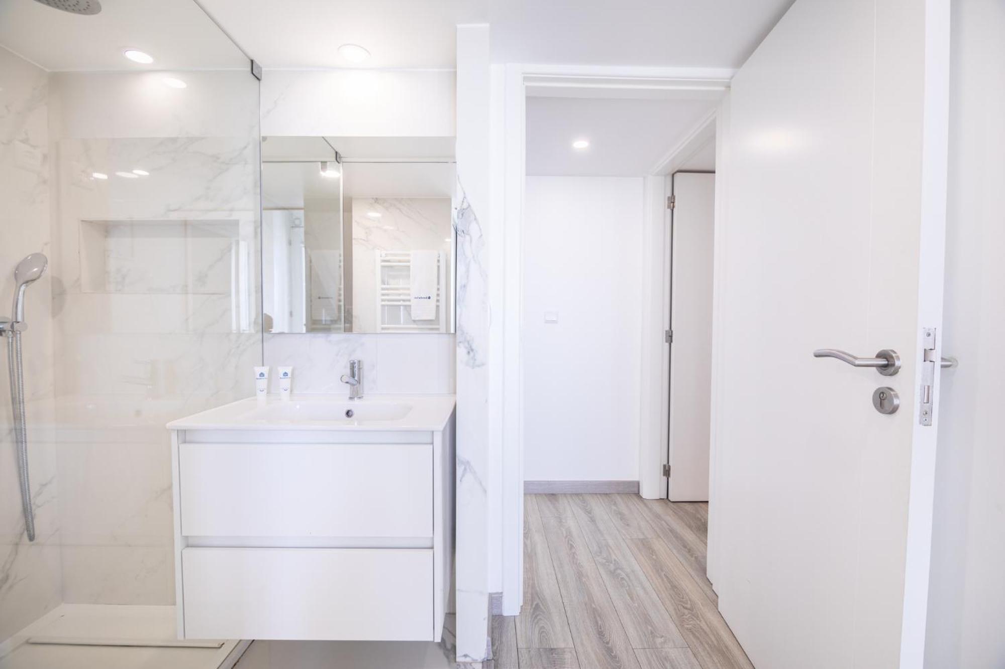 Ferienwohnung Deluxe Spacious Flats w Mezzanine by Host Wise Porto Exterior foto