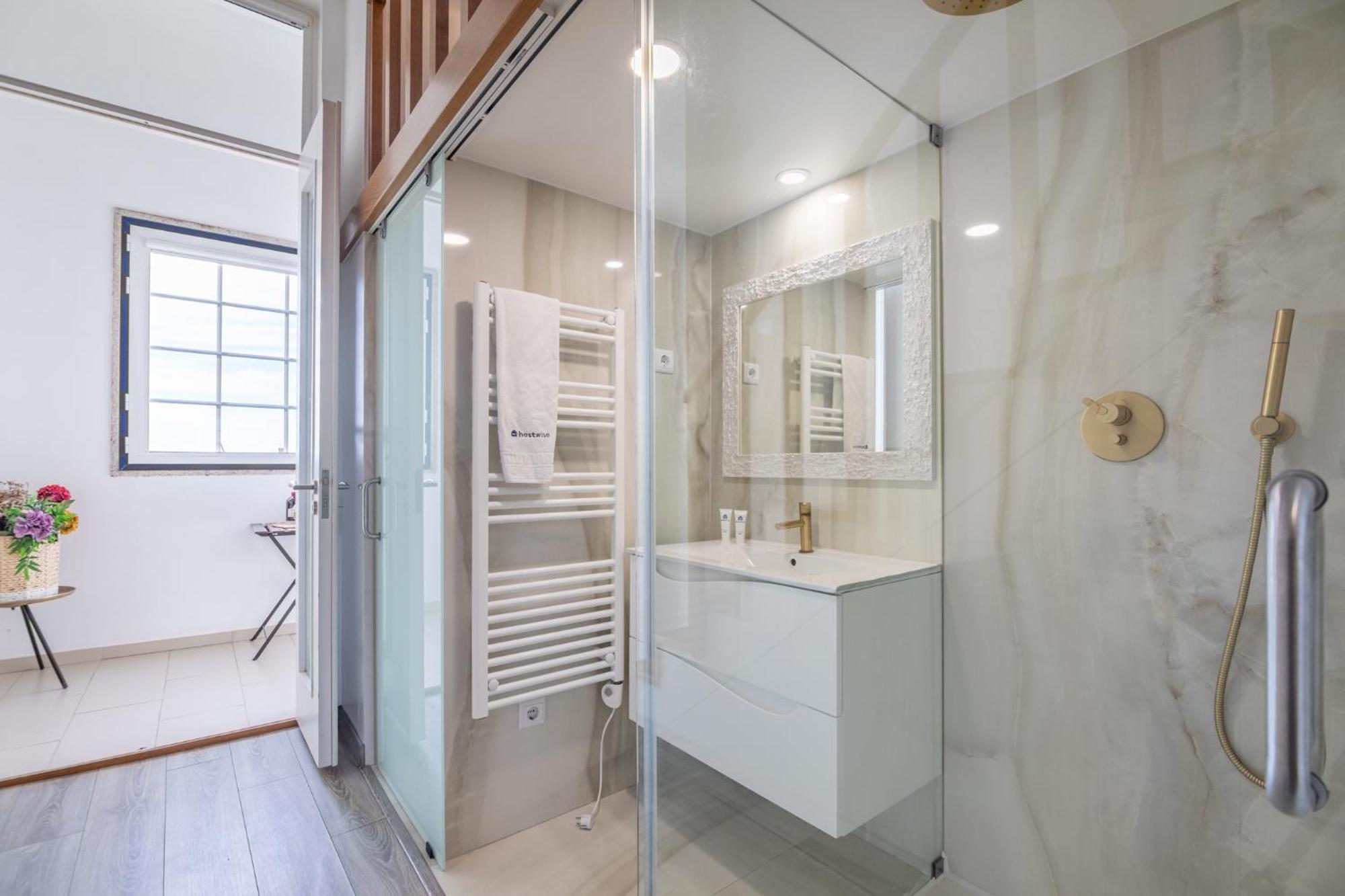 Ferienwohnung Deluxe Spacious Flats w Mezzanine by Host Wise Porto Exterior foto