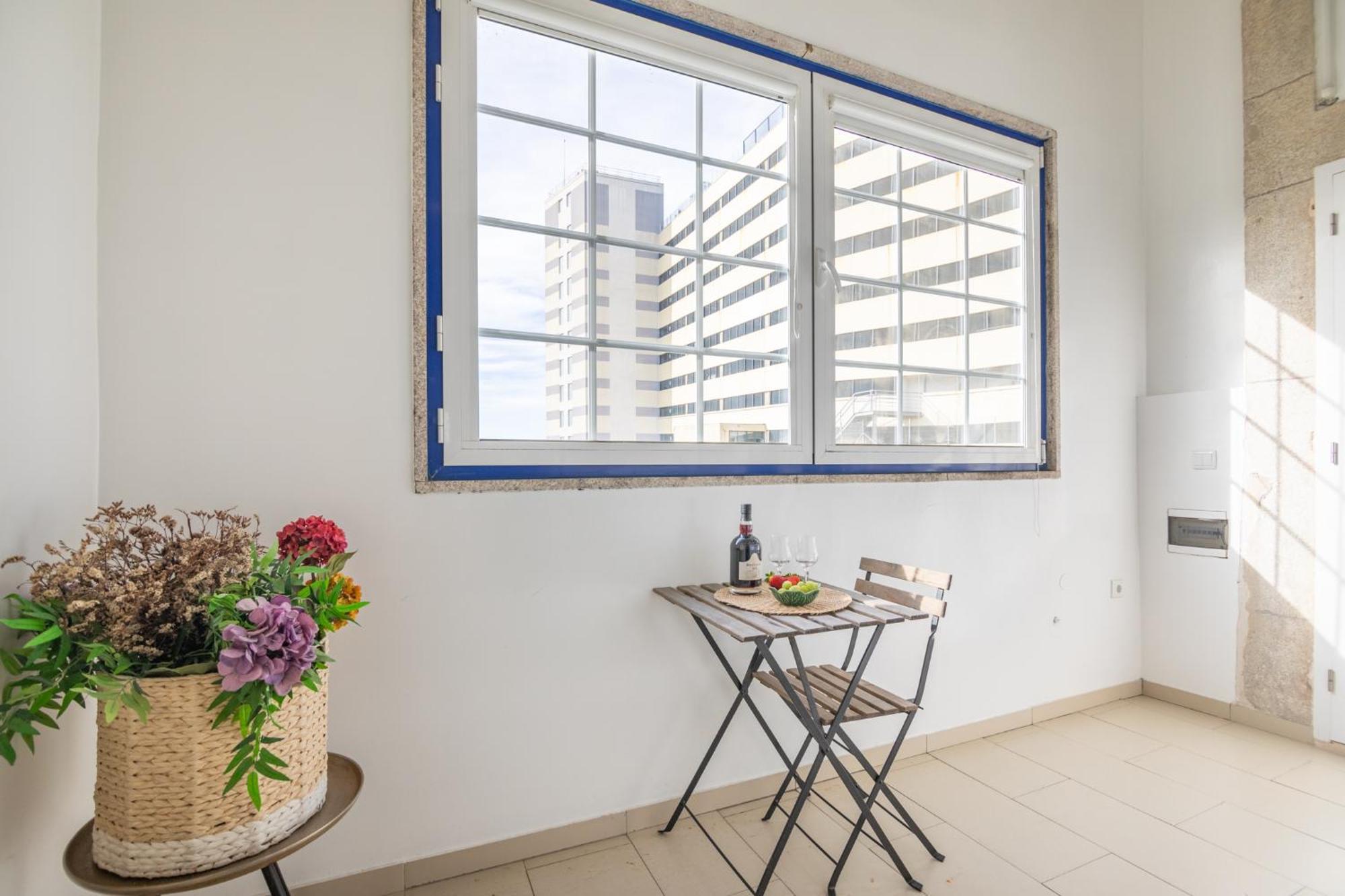 Ferienwohnung Deluxe Spacious Flats w Mezzanine by Host Wise Porto Zimmer foto
